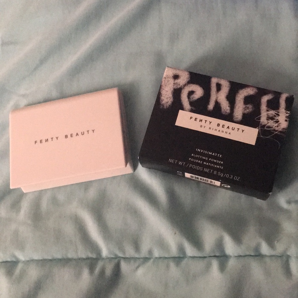 Fenty Beauty Invisimatte Blotting Powder